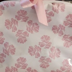 Oscar de la Renta Pink Travel Cosmetic Jewelry Case